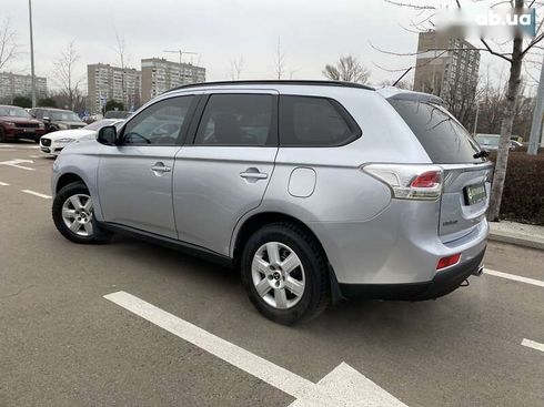 Mitsubishi Outlander 2012 - фото 10
