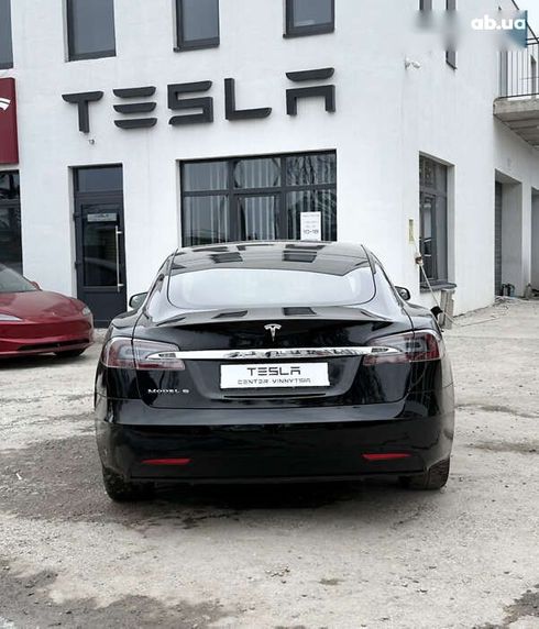 Tesla Model S 2017 - фото 11