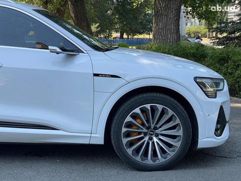 Audi E-Tron 2020 белый - фото 10