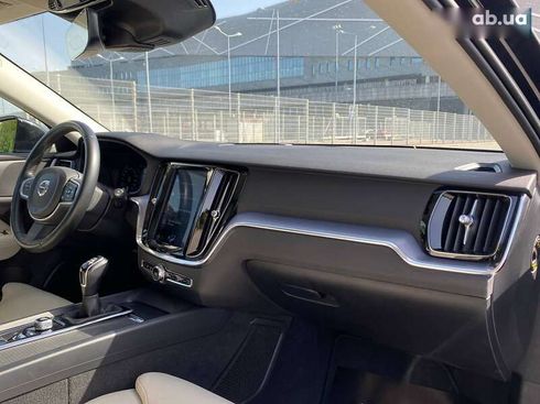 Volvo V60 2019 - фото 18