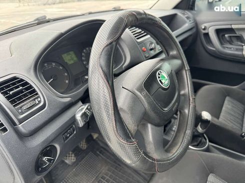 Skoda Fabia 2011 - фото 11