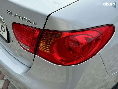 Hyundai Elantra 2011 - фото 13
