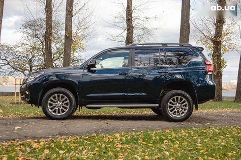 Toyota Land Cruiser Prado 2017 - фото 16