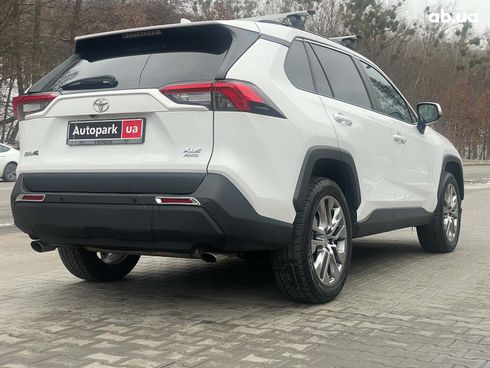 Toyota RAV4 2019 белый - фото 10