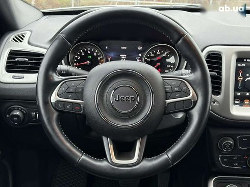 Jeep Compass 2021 - фото 30