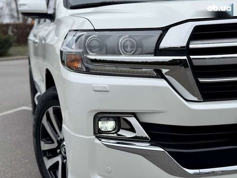 Toyota Land Cruiser 2019 - фото 24