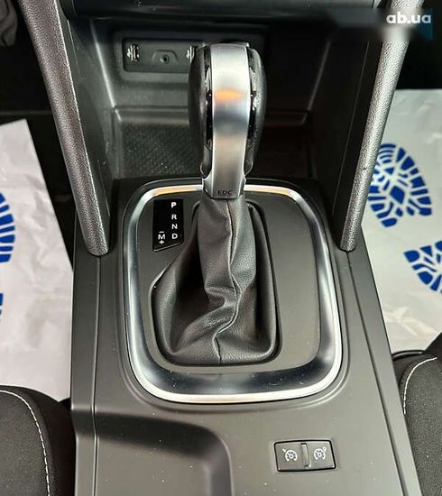 Renault Megane 2019 - фото 22