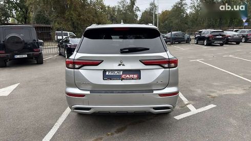 Mitsubishi Outlander 2022 - фото 3