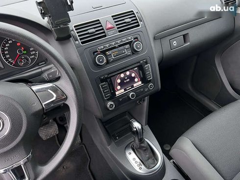Volkswagen Touran 2011 - фото 22