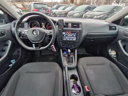 Volkswagen Jetta 2015 белый - фото 28