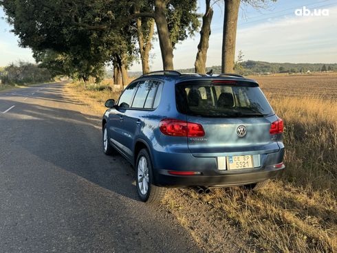 Volkswagen Tiguan 2018 синий - фото 10