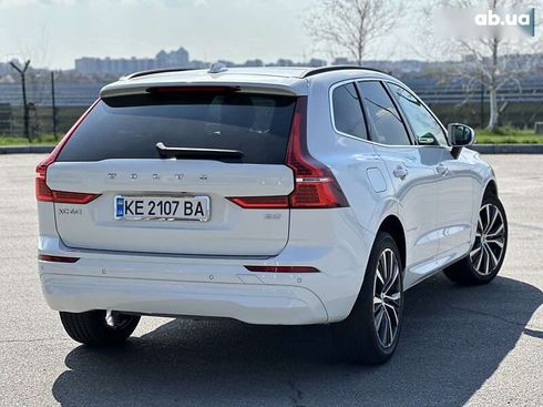 Volvo XC60 2022 - фото 8