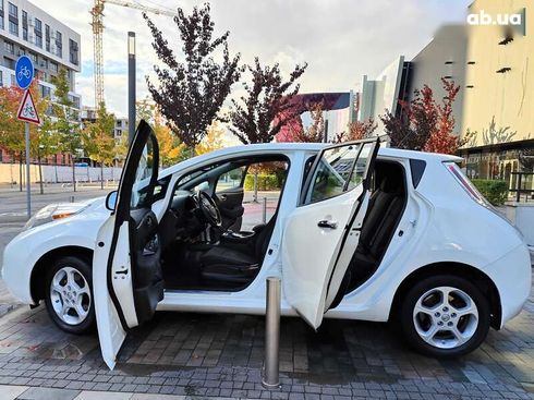 Nissan Leaf 2014 - фото 10