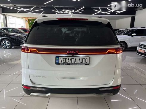 Kia Carnival 2021 - фото 7