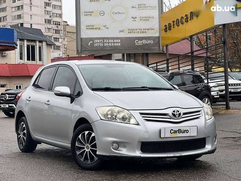 Toyota Auris 2011 - фото 3