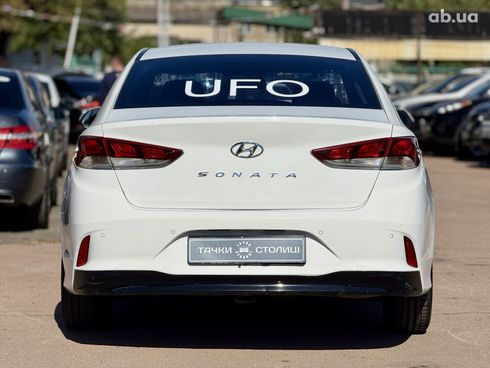Hyundai Sonata 2017 белый - фото 4