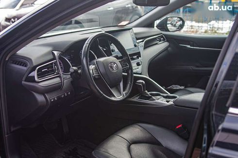 Toyota Camry 2020 - фото 19