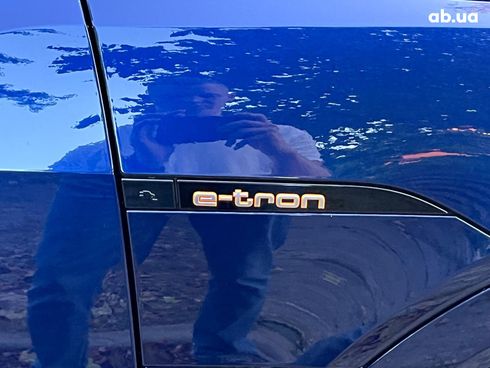 Audi E-Tron 2021 синий - фото 18