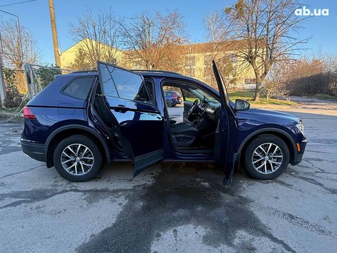 Volkswagen Tiguan 2020 синий - фото 13