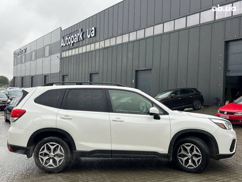 Subaru Forester 2018 белый - фото 36