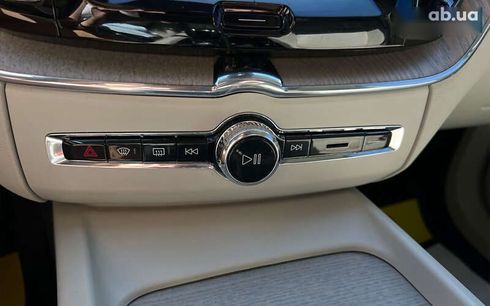 Volvo XC60 2020 - фото 23