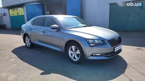 Skoda Superb 2019 - фото 20