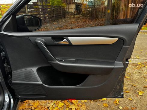 Volkswagen Passat 2011 серый - фото 27