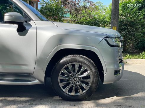 Toyota Land Cruiser 2021 серый - фото 4