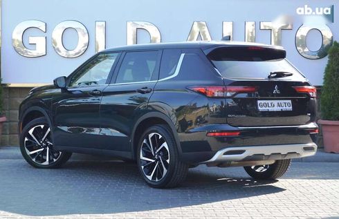 Mitsubishi Outlander 2021 - фото 10