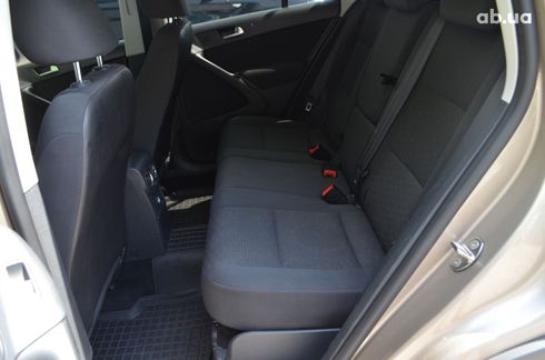 Volkswagen Tiguan 2011 бежевый - фото 15