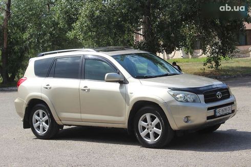 Toyota RAV4 2007 - фото 8