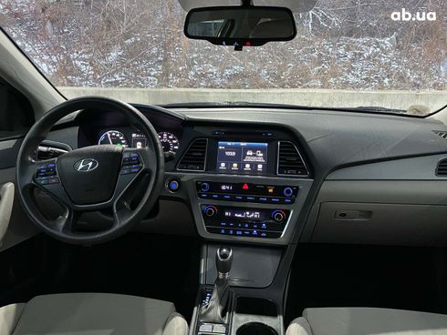 Hyundai Sonata 2016 черный - фото 21