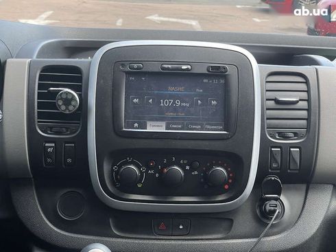 Renault Trafic 2015 - фото 17
