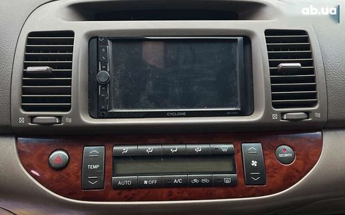 Toyota Camry 2004 - фото 17
