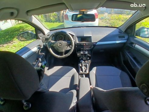 Opel Astra 2010 серый - фото 8