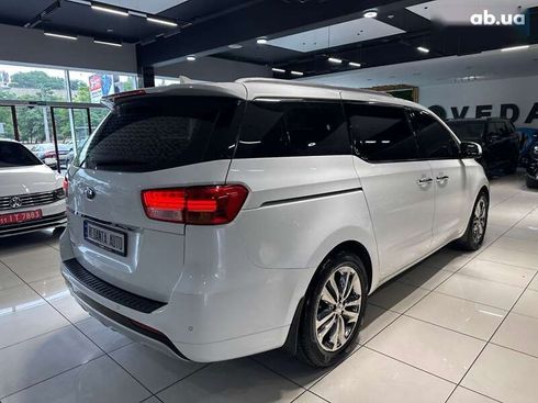 Kia Carnival 2015 - фото 4