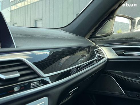 BMW 7 серия 2018 белый - фото 33