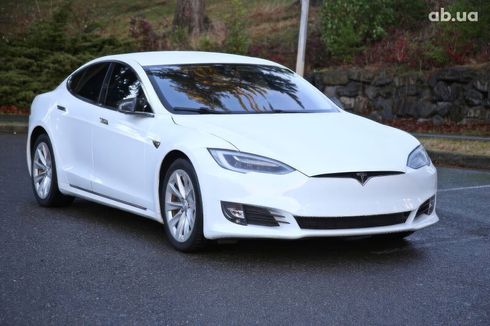 Tesla Model S 2016 белый - фото 3