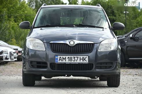 Skoda Fabia 2009 - фото 4