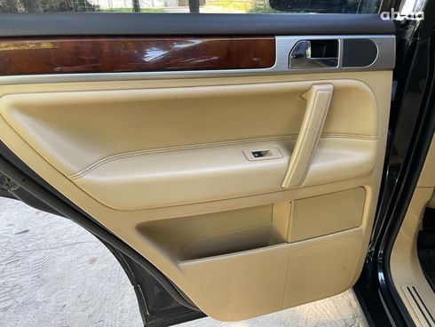Volkswagen Touareg 2008 черный - фото 17