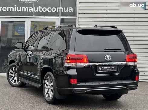 Toyota Land Cruiser 2016 - фото 10