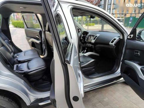 Mitsubishi Outlander 2011 - фото 28