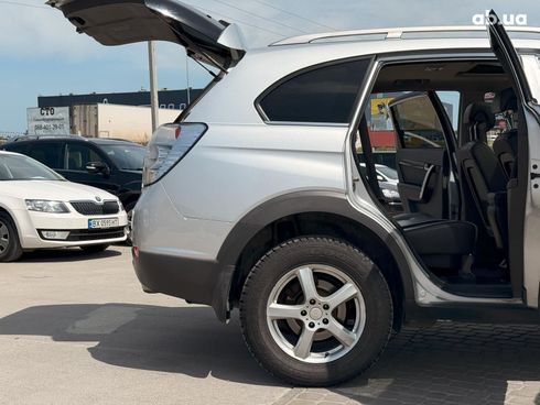 Chevrolet Captiva 2011 серый - фото 31