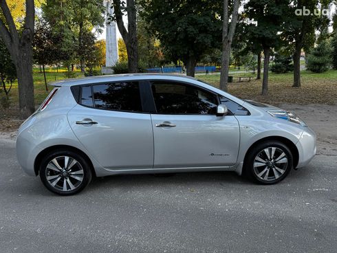 Nissan Leaf 2016 серый - фото 6