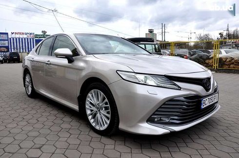 Toyota Camry 2018 - фото 4