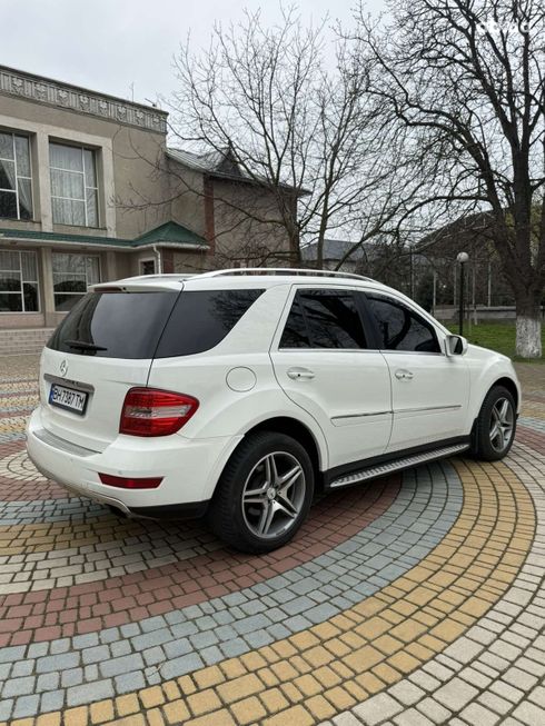 Mercedes-Benz M-Класс 2009 белый - фото 4