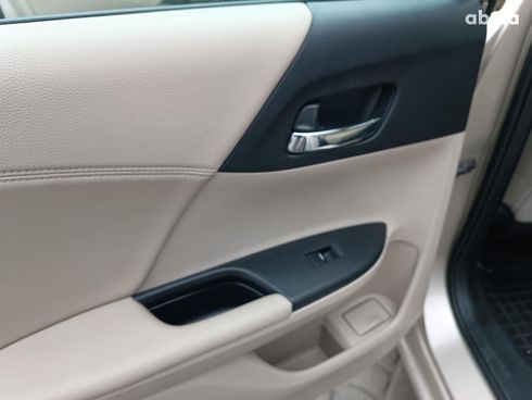Honda Accord 2013 бежевый - фото 32