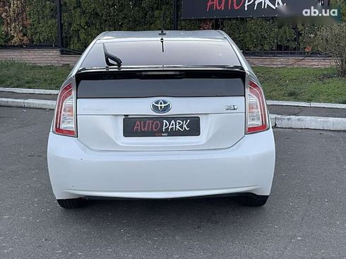 Toyota Prius 2013 - фото 8