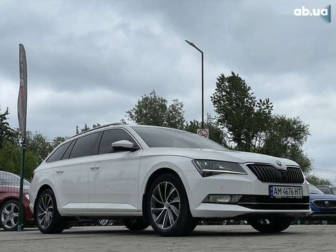 Skoda Superb 2017 - фото 12