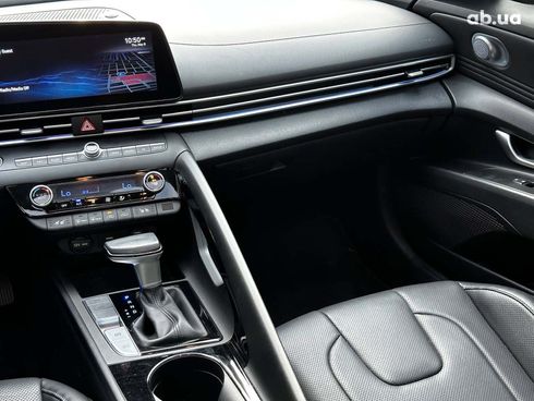 Hyundai Elantra 2022 черный - фото 25